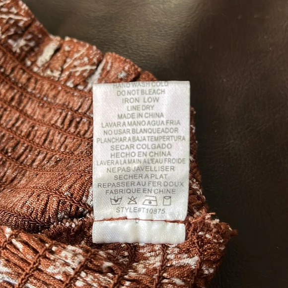 Altar’d States Smocked Crop Top Size L - Picture 6 of 6